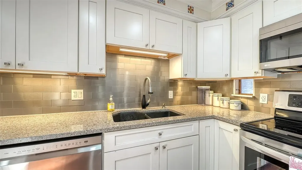 1127 S Osprey Avenue Sarasota FL 34236