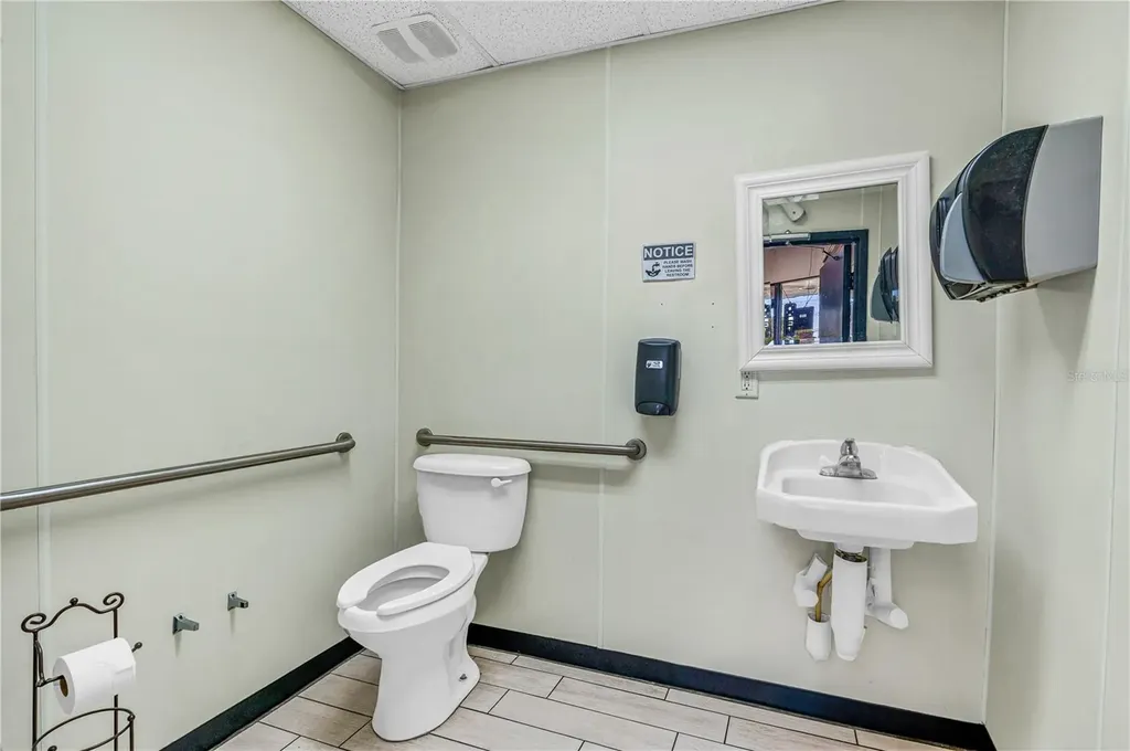 1015 S Ridgewood Avenue Edgewater FL 32132