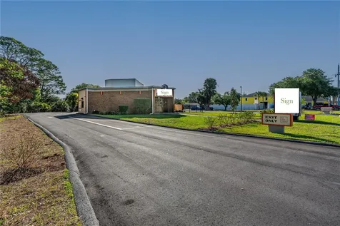 1015 S Ridgewood Avenue Edgewater FL 32132