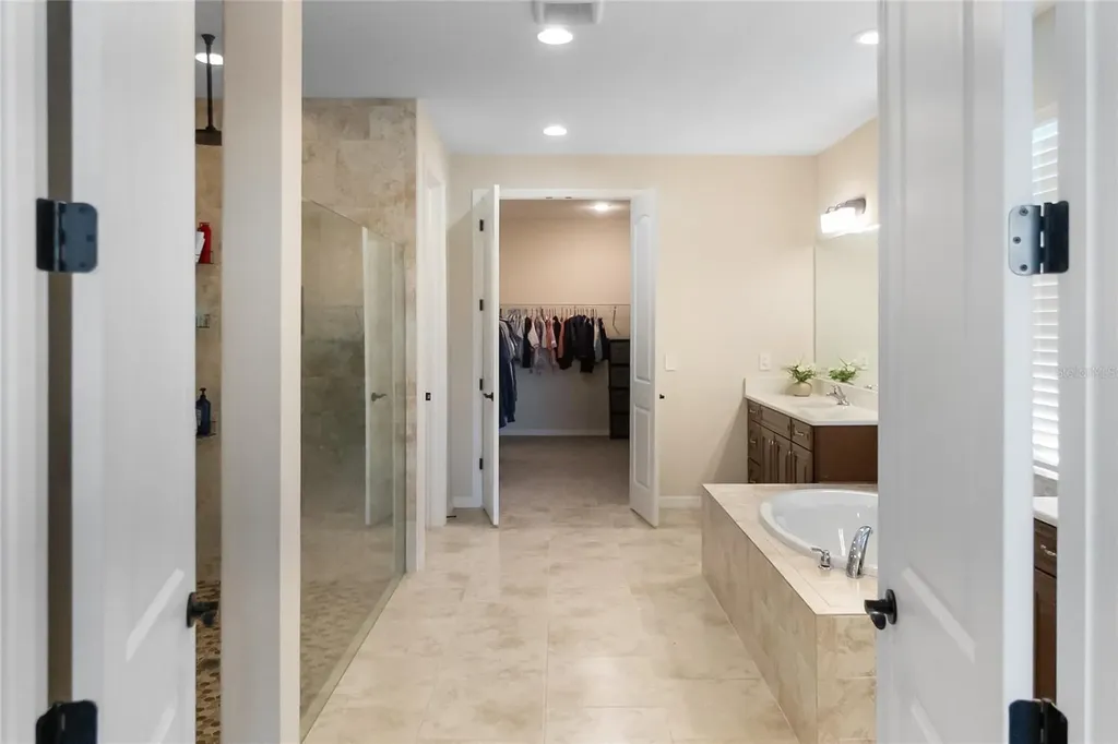 12725 Lateral Root Drive Sarasota FL 34238