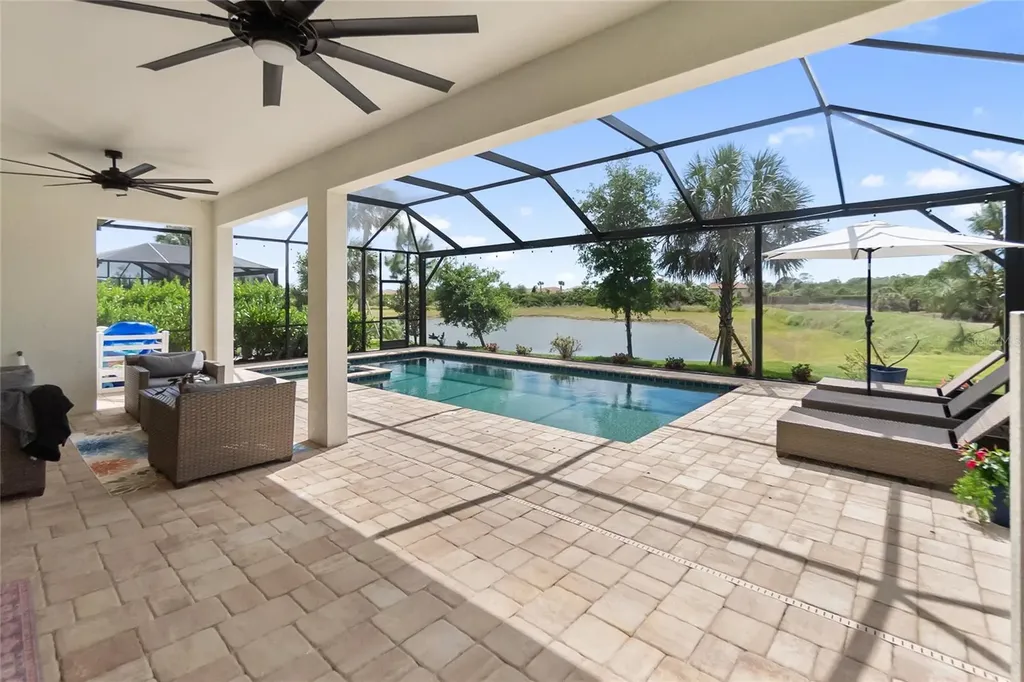 12725 Lateral Root Drive Sarasota FL 34238