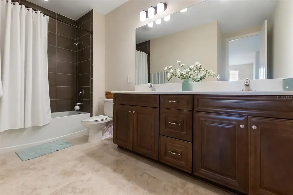 12725 Lateral Root Drive Sarasota FL 34238