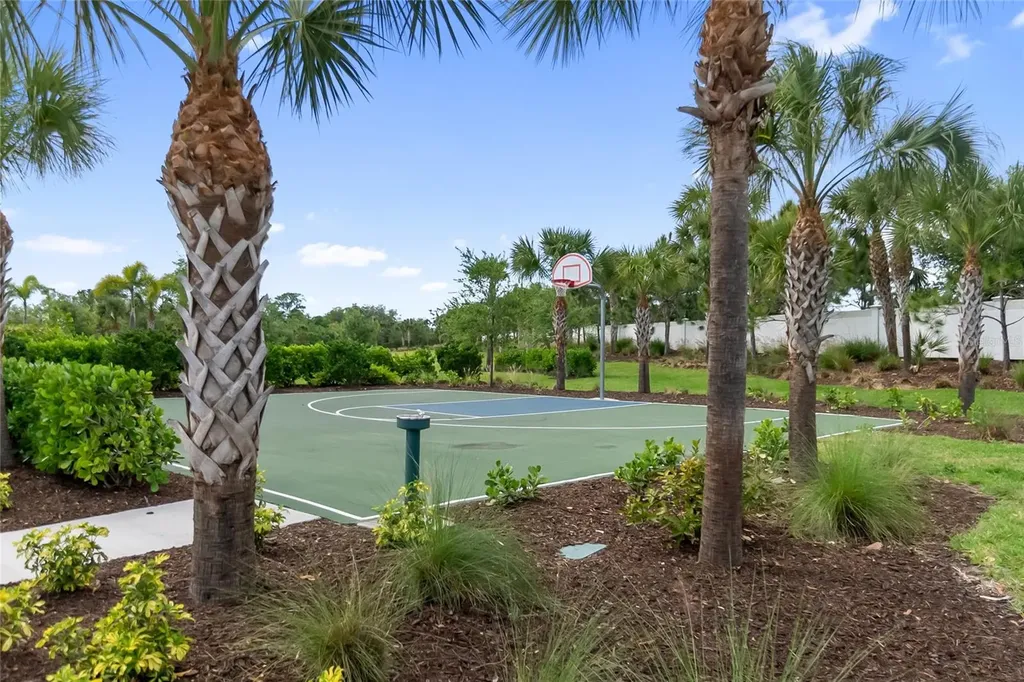 12725 Lateral Root Drive Sarasota FL 34238