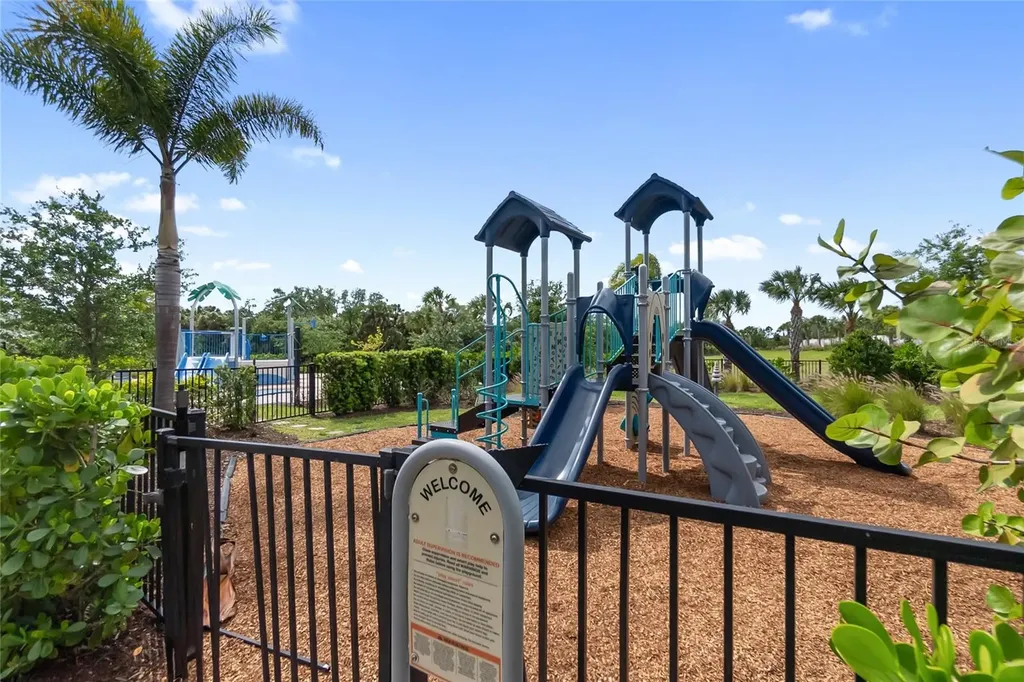 12725 Lateral Root Drive Sarasota FL 34238