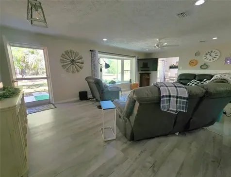 24595 NE Highway 315 Fort Mc Coy FL 32134