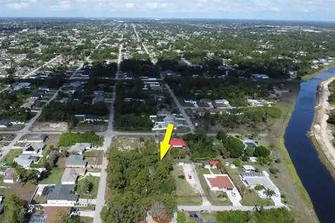1103 Dorothy Avenue N Lehigh Acres FL 33971