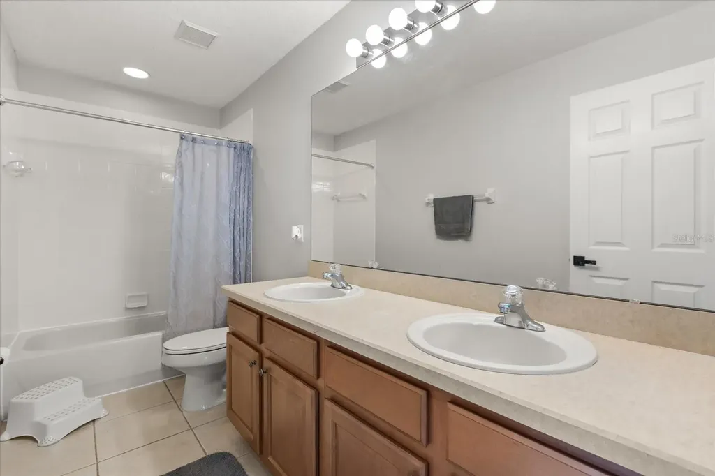 9361 Pecky Cypress Way Orlando FL 32836