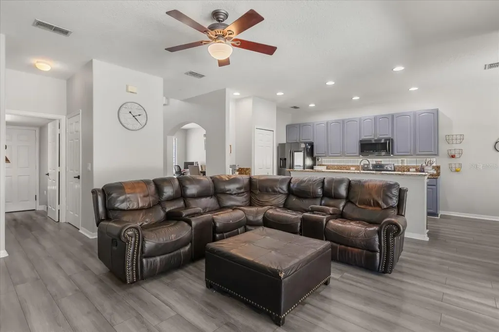 9361 Pecky Cypress Way Orlando FL 32836