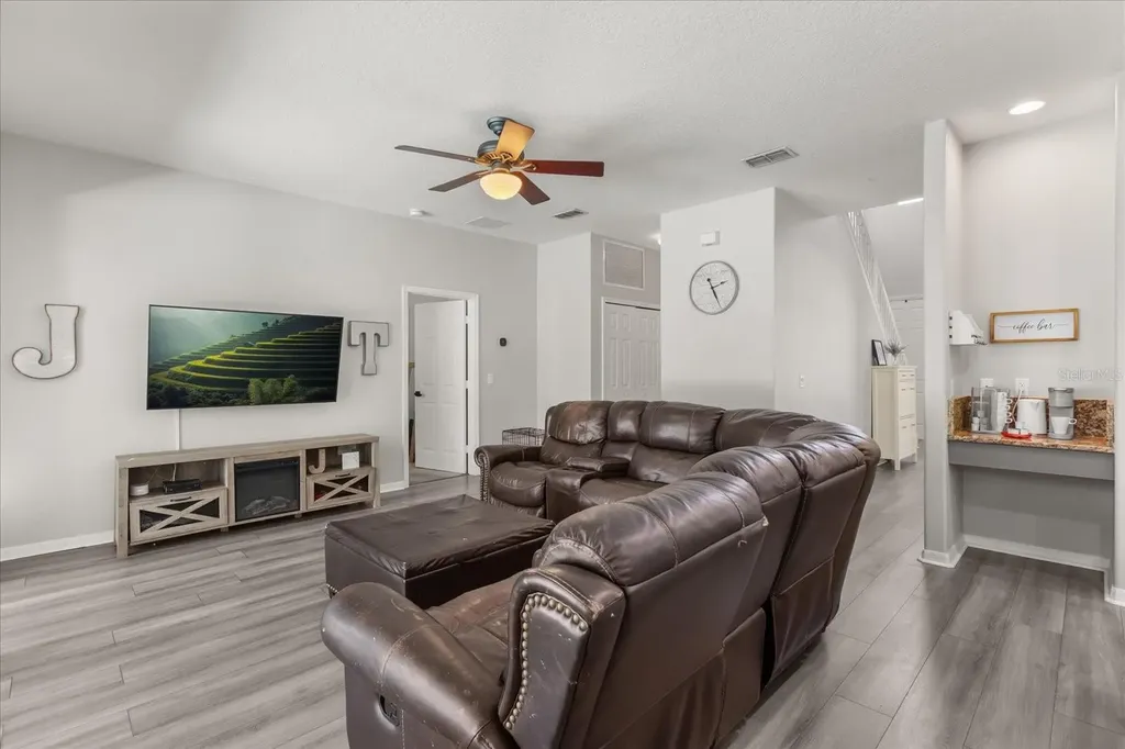 9361 Pecky Cypress Way Orlando FL 32836