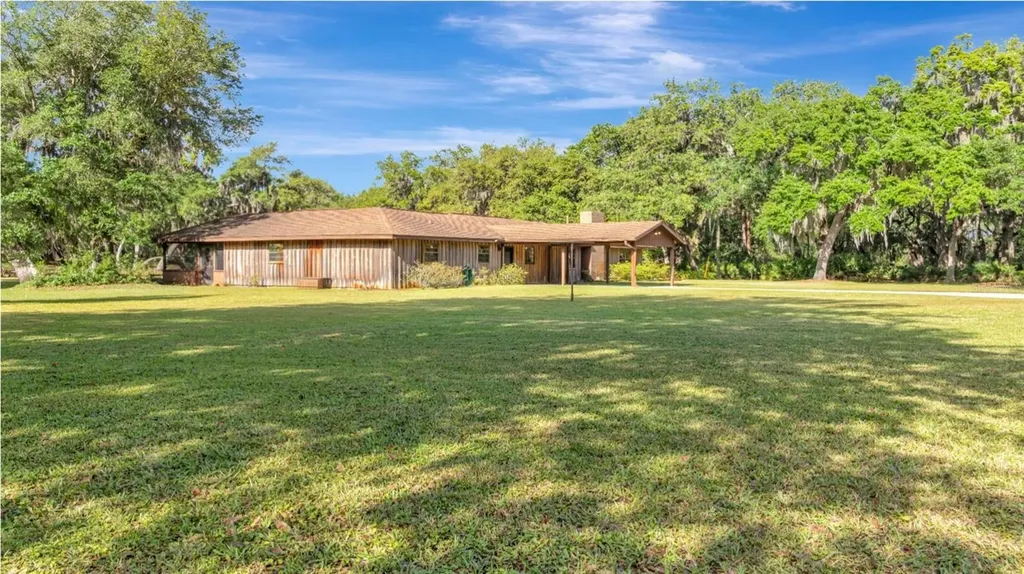 1520 Legacy Woods Court Groveland FL 34736