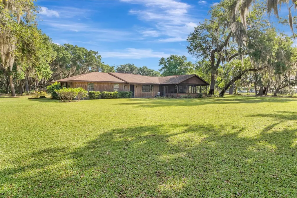 1520 Legacy Woods Court Groveland FL 34736