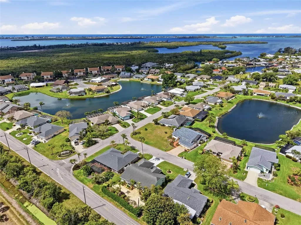 5207 86th Street Court W Bradenton FL 34210