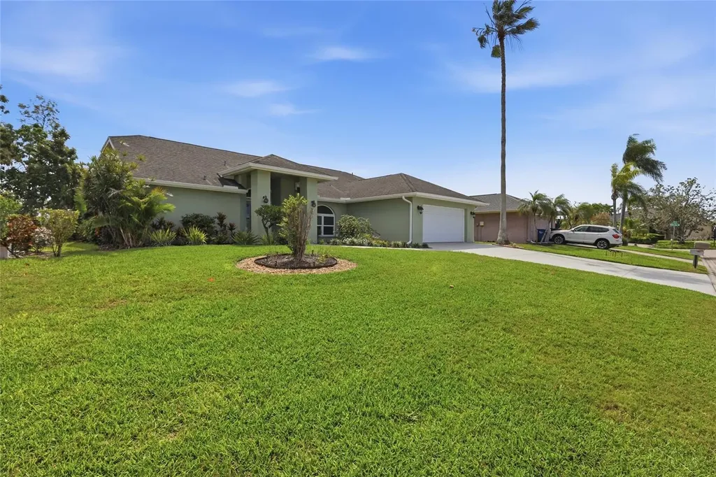 5207 86th Street Court W Bradenton FL 34210