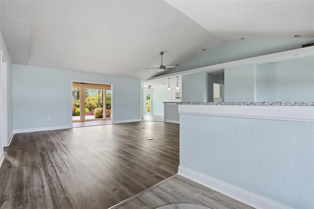5207 86th Street Court W Bradenton FL 34210