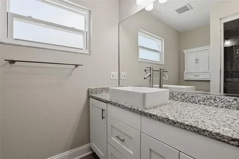 5207 86th Street Court W Bradenton FL 34210