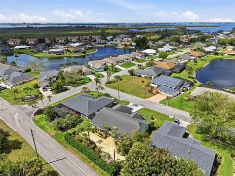 5207 86th Street Court W Bradenton FL 34210