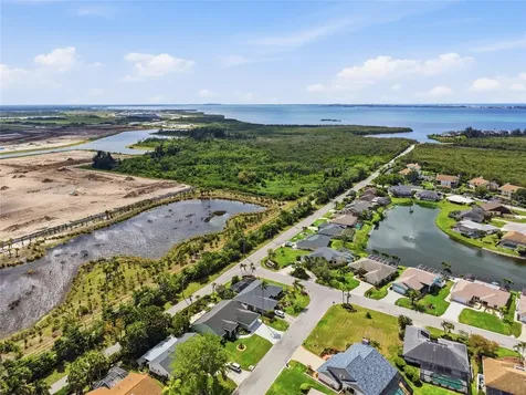5207 86th Street Court W Bradenton FL 34210