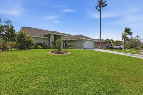 5207 86th Street Court W Bradenton FL 34210