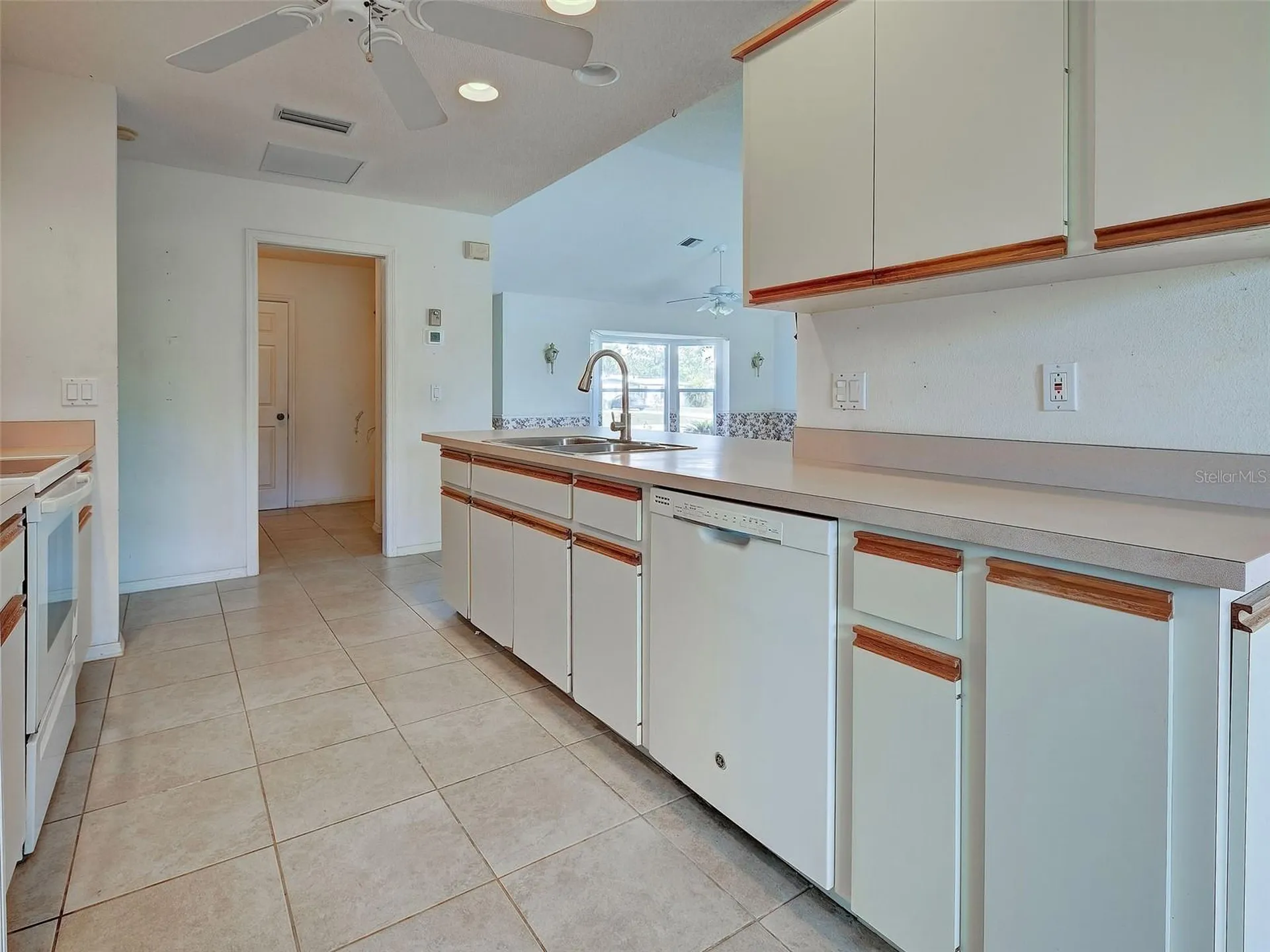 1537 Crest Drive Englewood FL 34223