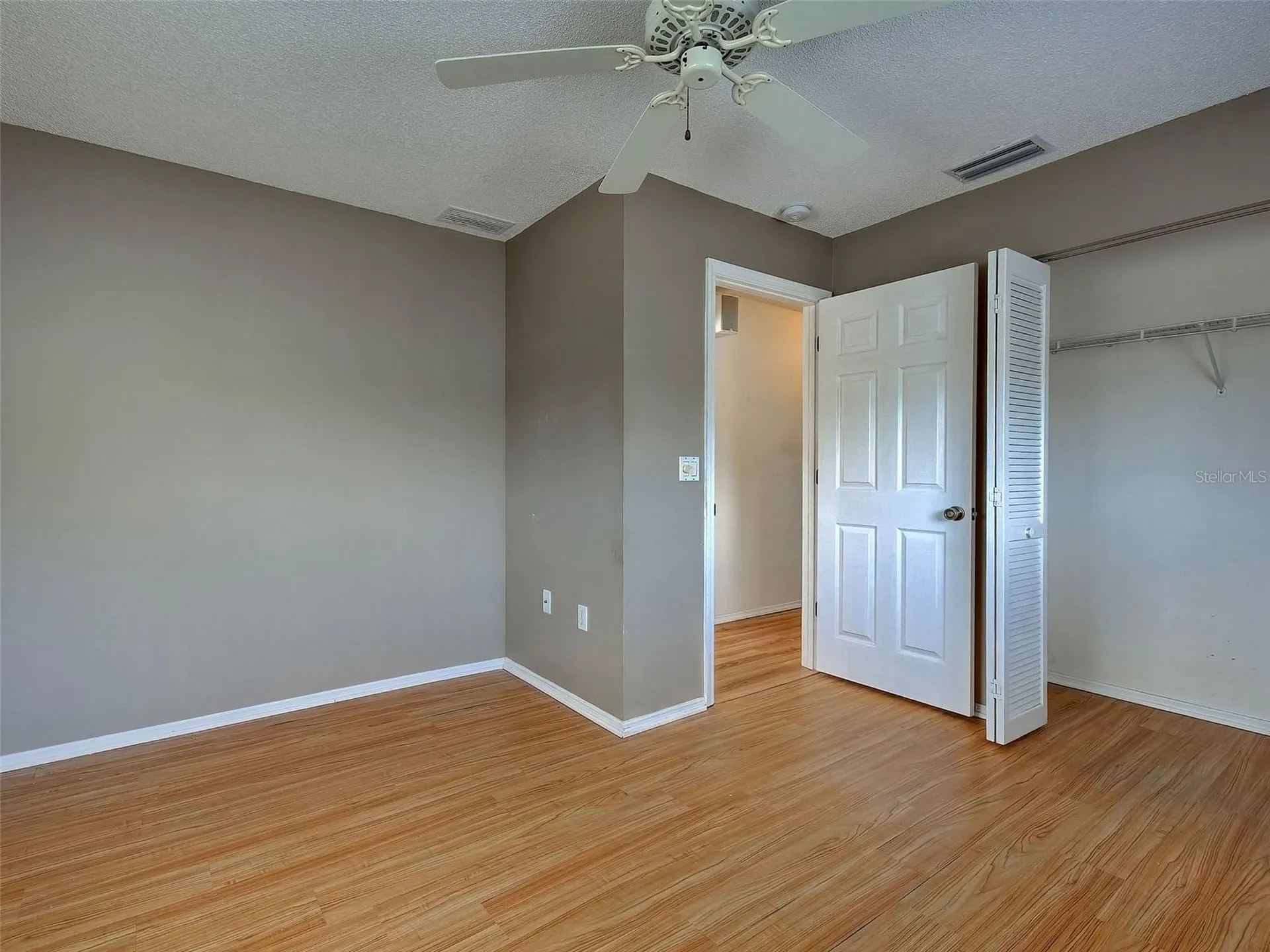 1537 Crest Drive Englewood FL 34223