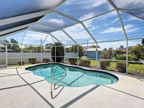 1537 Crest Drive Englewood FL 34223