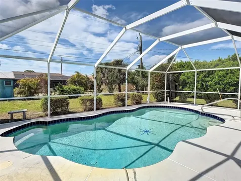 1537 Crest Drive Englewood FL 34223
