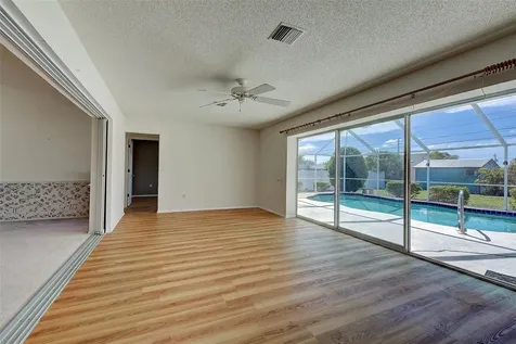 1537 Crest Drive Englewood FL 34223