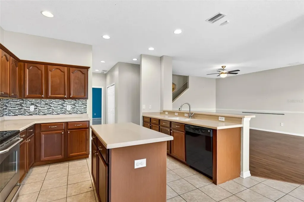 612 Marion Hill Lane Ruskin FL 33570