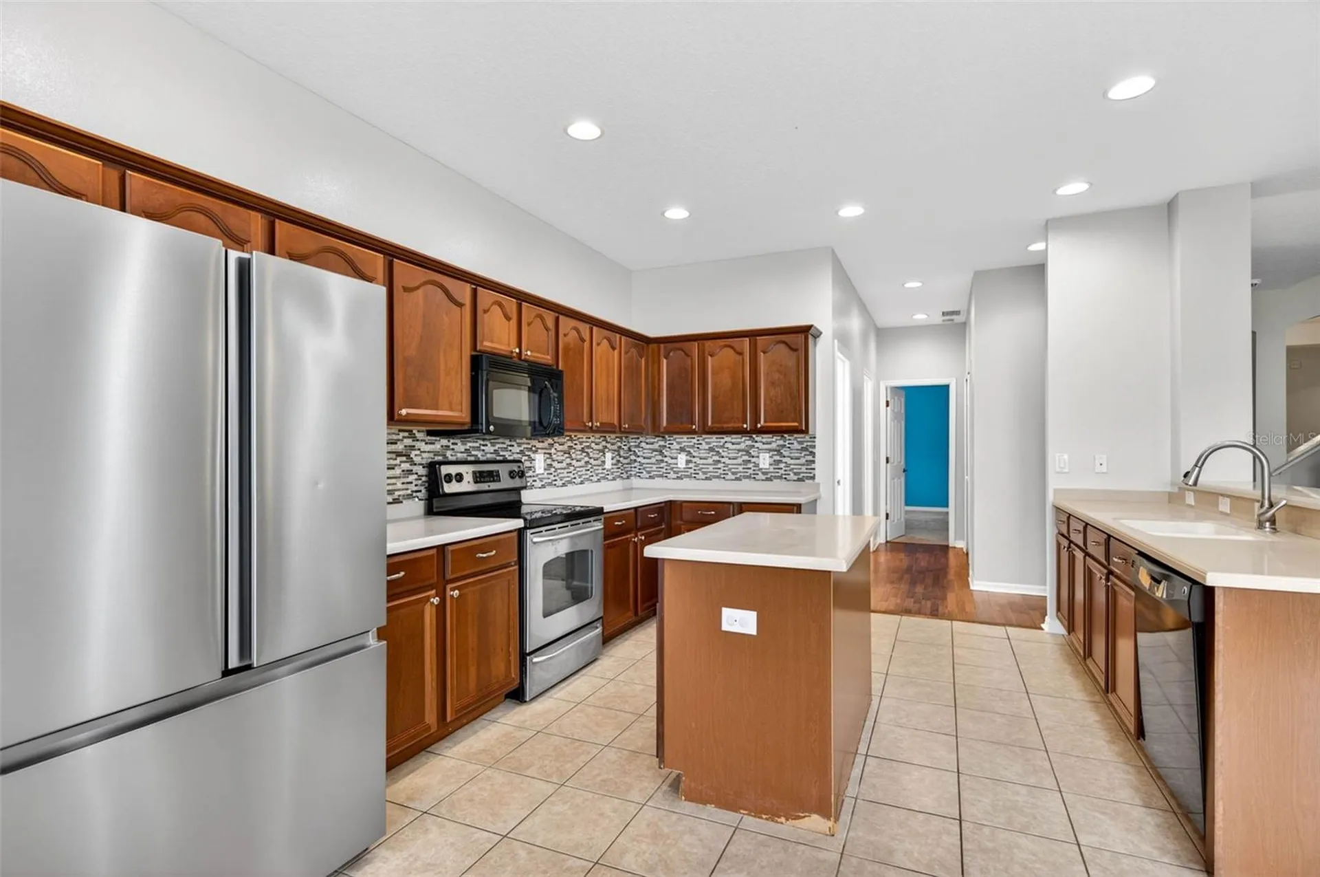 612 Marion Hill Lane Ruskin FL 33570