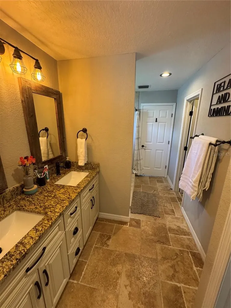 1378 E Lake Shore Boulevard Kissimmee FL 34744