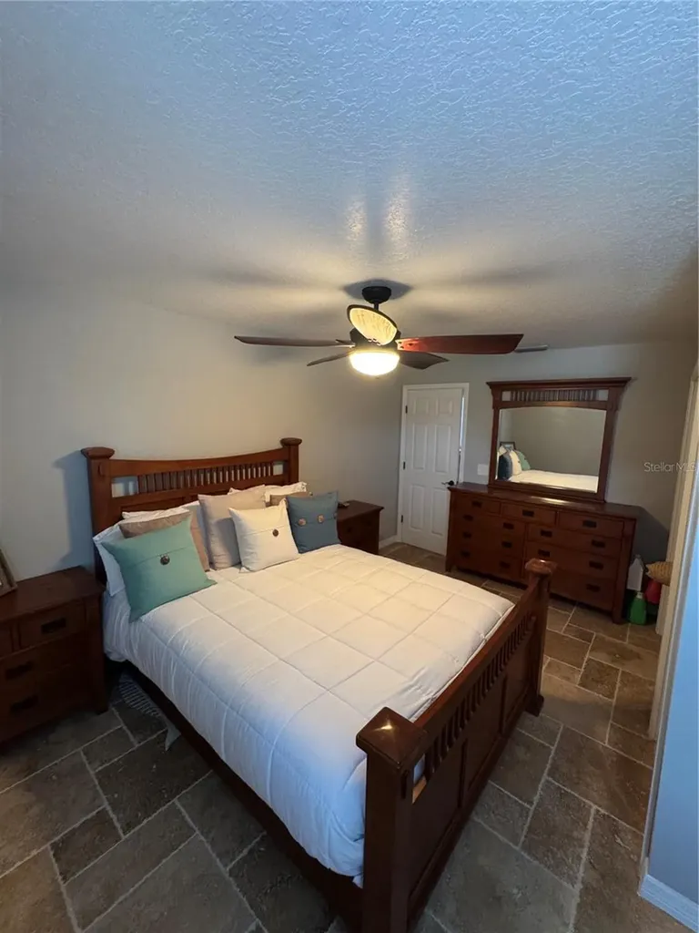 1378 E Lake Shore Boulevard Kissimmee FL 34744