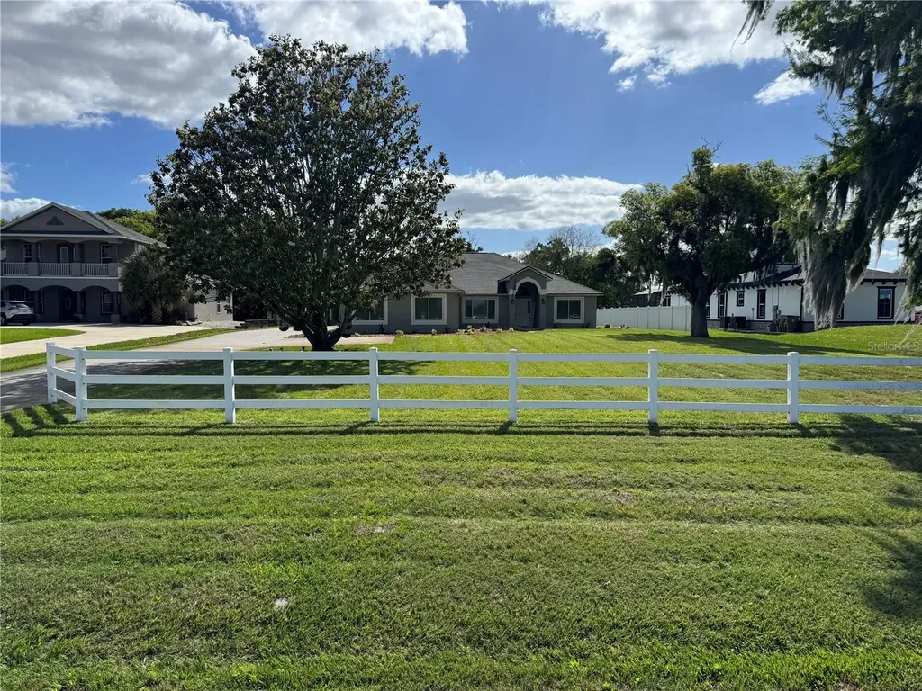 1378 E Lake Shore Boulevard Kissimmee FL 34744