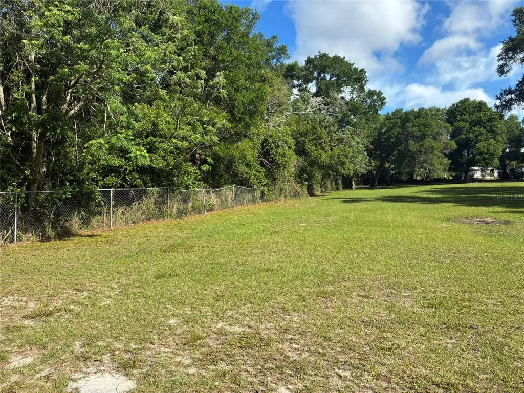 3752 N Orange Blossom Trail Mount Dora FL 32757
