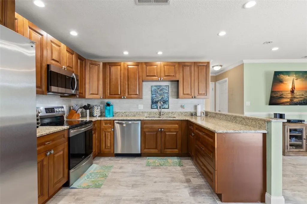 5243 Beach Drive SE St Petersburg FL 33705