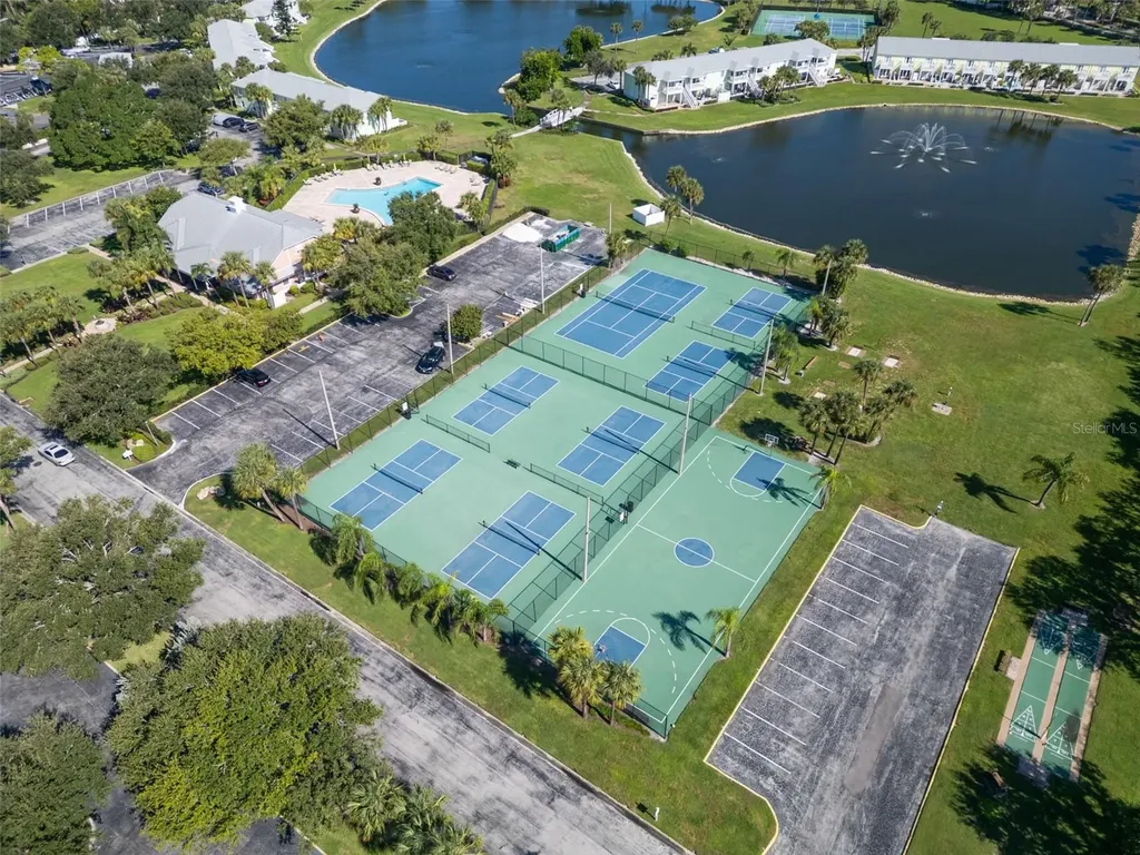 5243 Beach Drive SE St Petersburg FL 33705