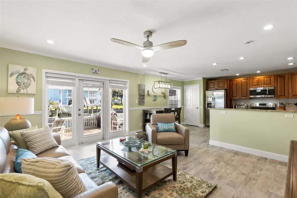 5243 Beach Drive SE St Petersburg FL 33705