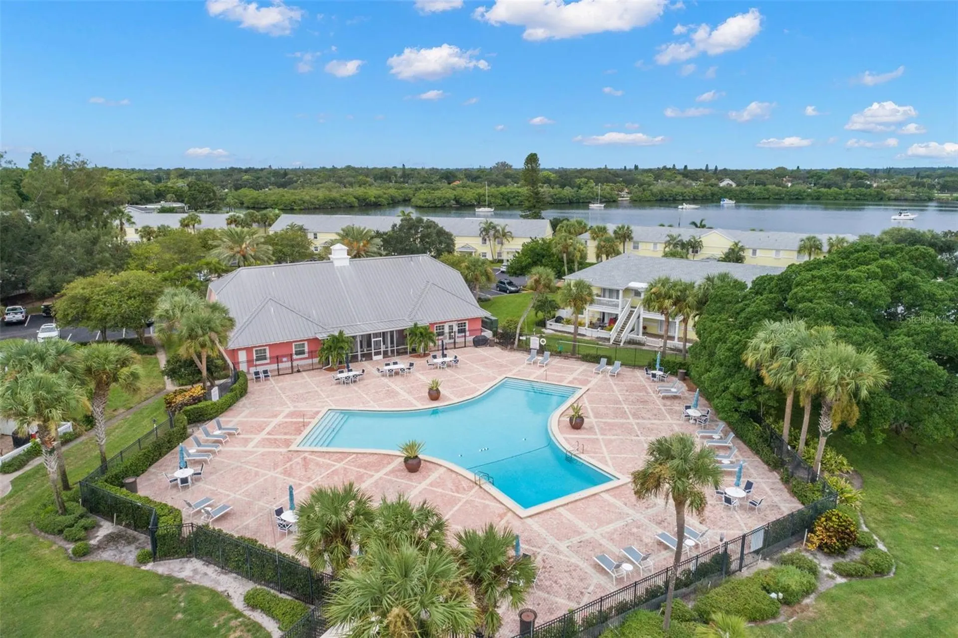 5243 Beach Drive SE St Petersburg FL 33705