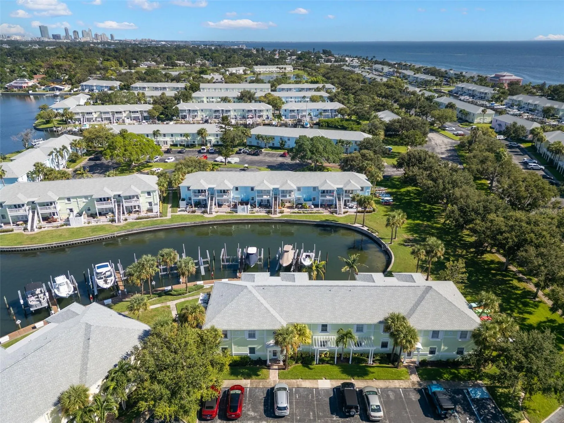 5243 Beach Drive SE St Petersburg FL 33705