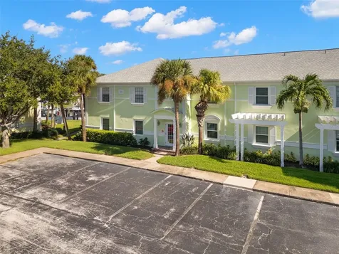 5243 Beach Drive SE St Petersburg FL 33705