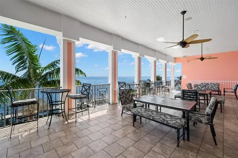 5243 Beach Drive SE St Petersburg FL 33705