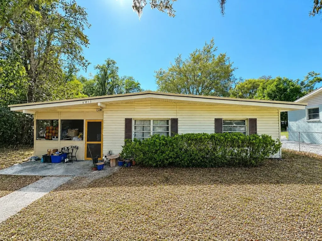 6013 Idle A While Circle Dade City FL 33523