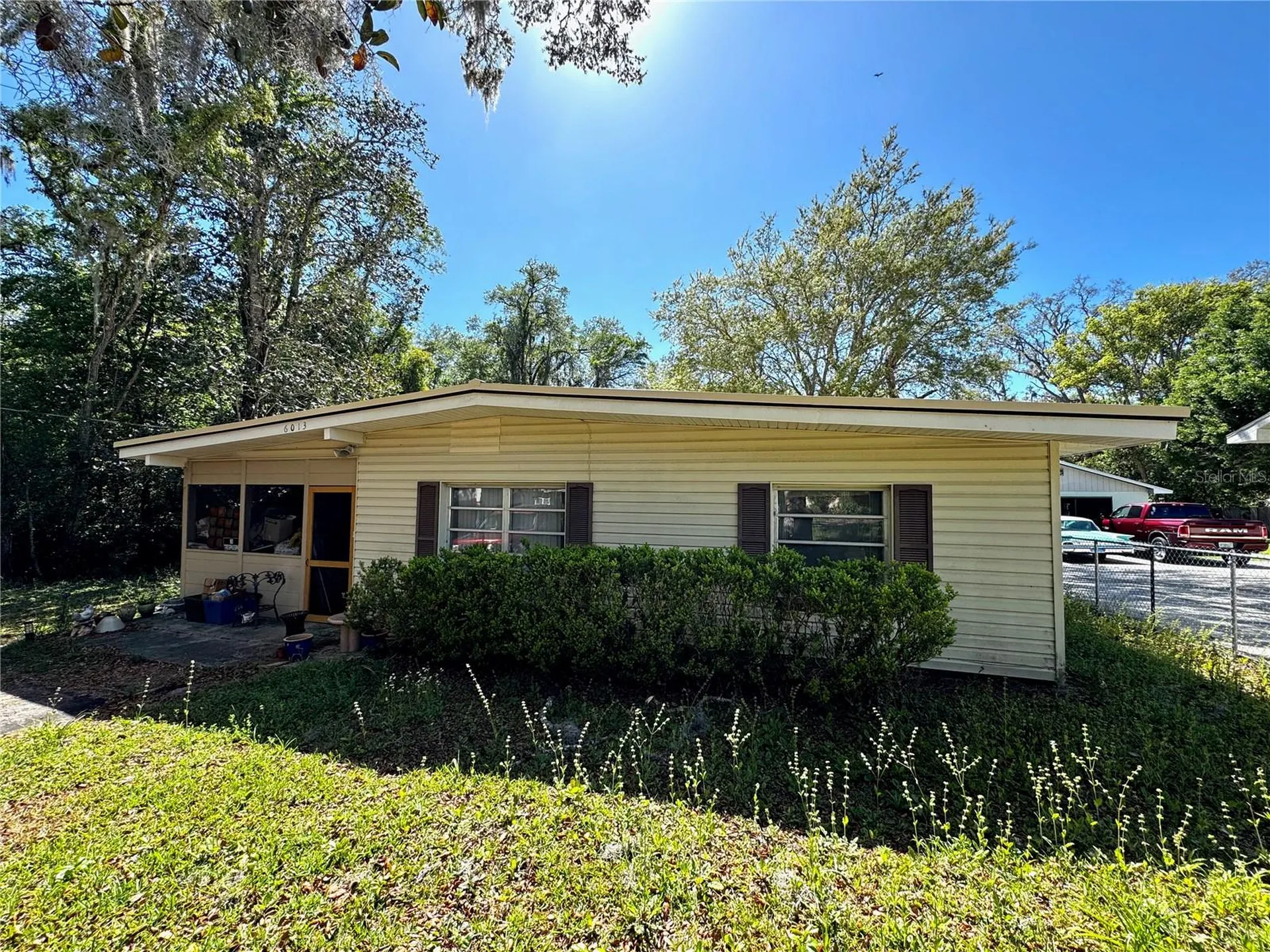 6013 Idle A While Circle Dade City FL 33523