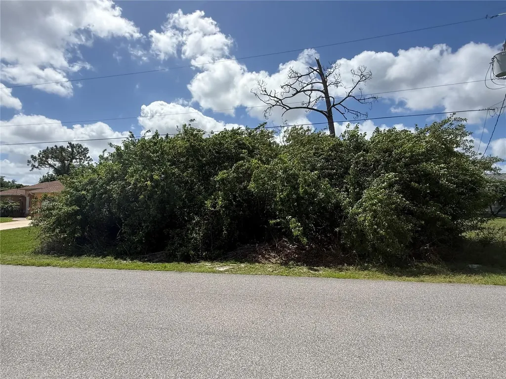 Nekoma Avenue North Port FL 34288