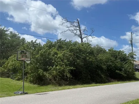 Nekoma Avenue North Port FL 34288