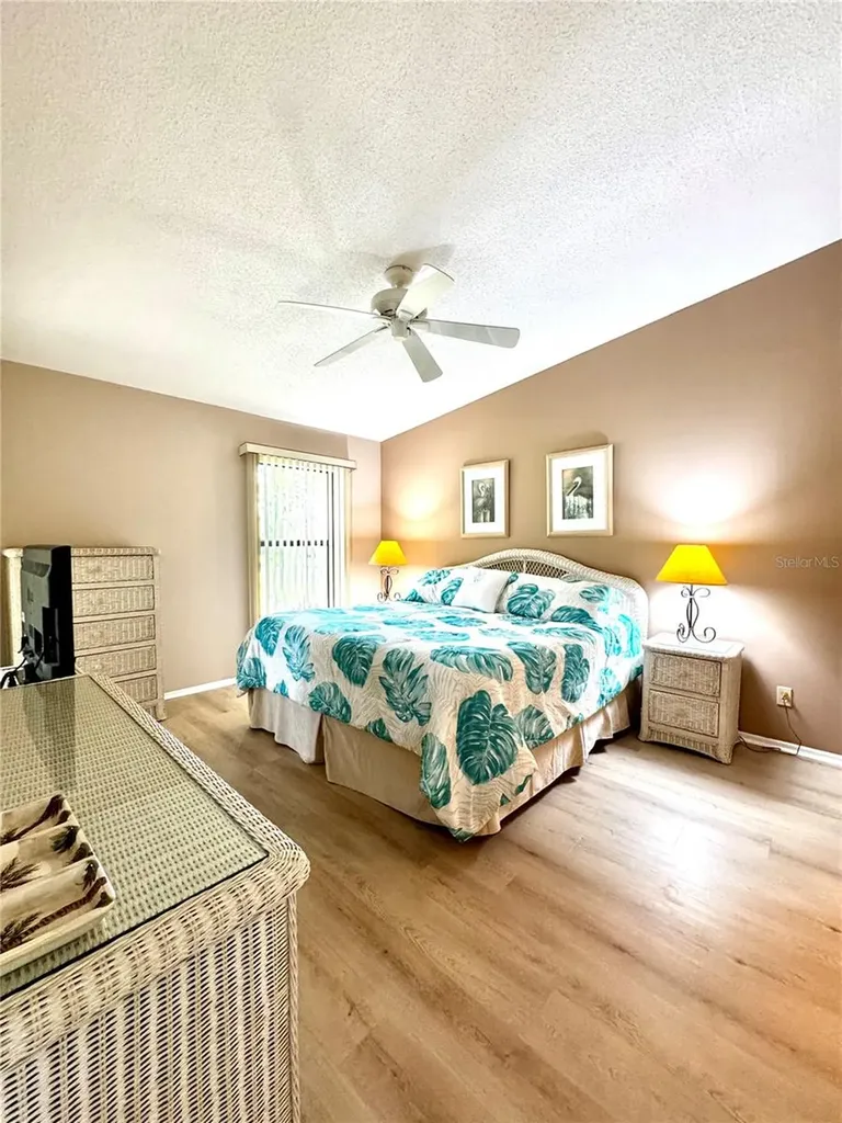 4644 Weybridge Sarasota FL 34235