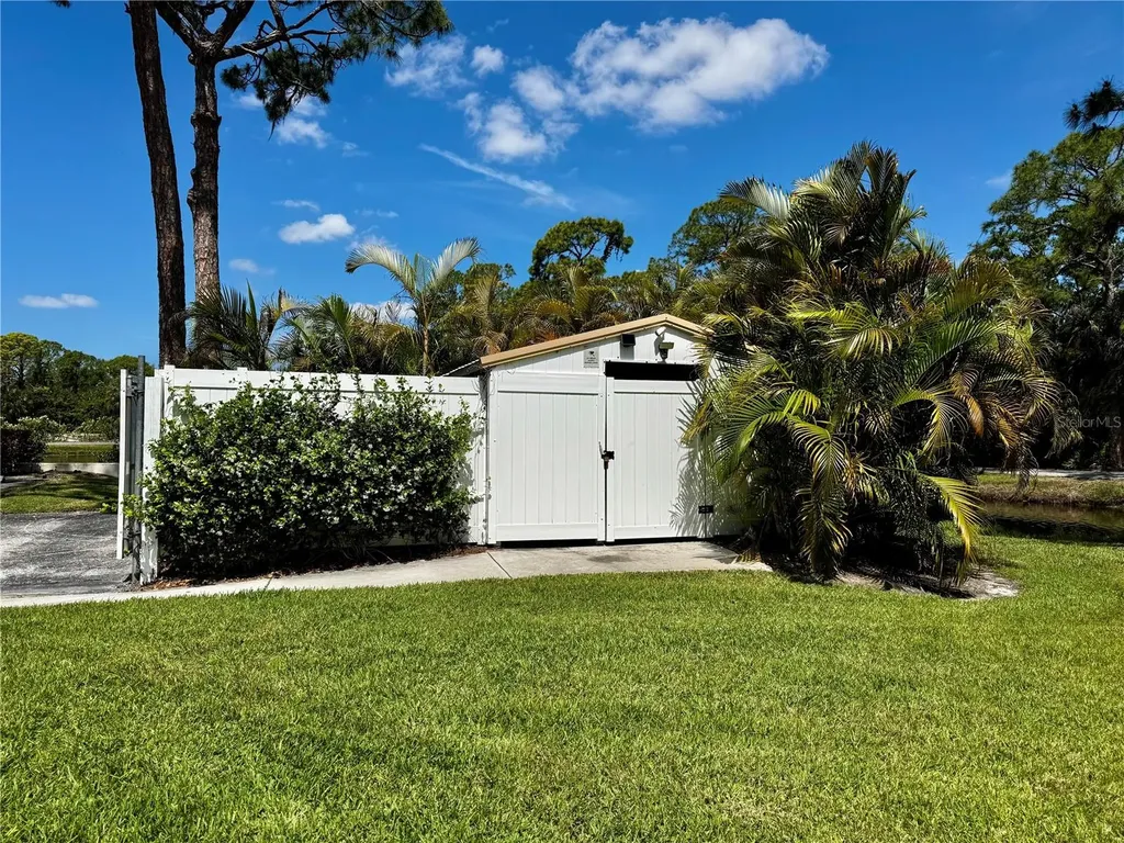 4644 Weybridge Sarasota FL 34235