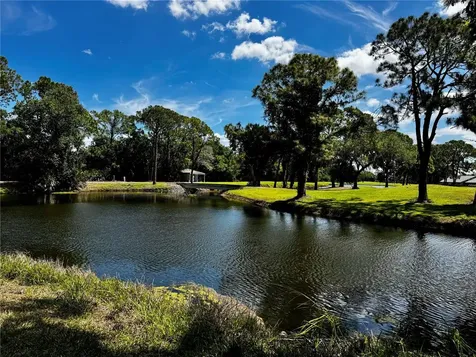 4644 Weybridge Sarasota FL 34235