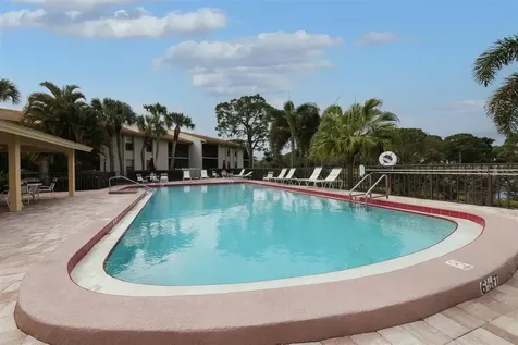 4644 Weybridge Sarasota FL 34235