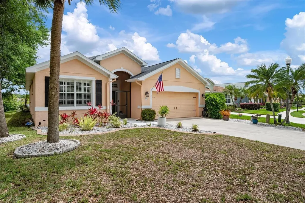 5012 Lakehurst Court Palmetto FL 34221