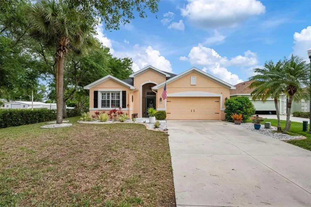 5012 Lakehurst Court Palmetto FL 34221